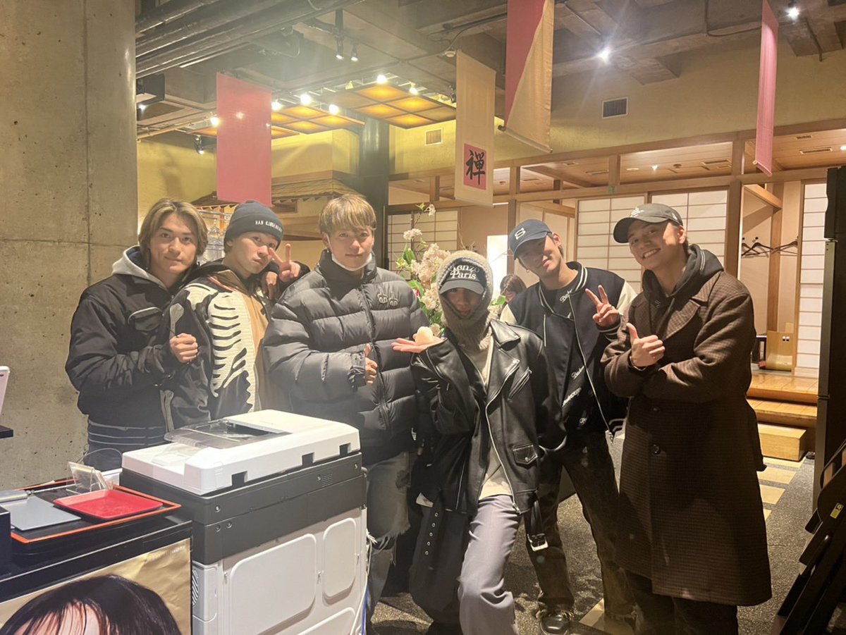 ballistik_fext's tweet photo. みんなでご飯〜🍚

北海道来たら、ここ一択

流星はゲームの約束があったみたいだ

RIKI / 松井利樹🌹
#チームBBZ #外食の巻 https://t.co/z7myacWNyS