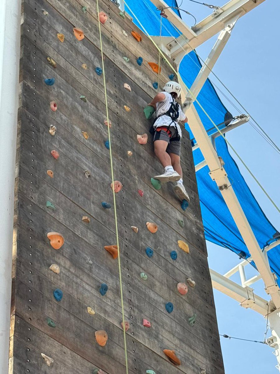 DC Lower School tweet media