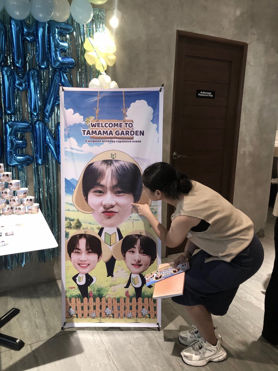 akiyahmitsu's tweet photo. thank you so much @3NTERN4LS for giving me a sealed orange blood album. (walang palya circle  namin laging may nauuwing merch tuwing pa-cse niyo) see you soon again. JAY CSE NA NEXT!!! 🧡 https://t.co/AynBipvikr