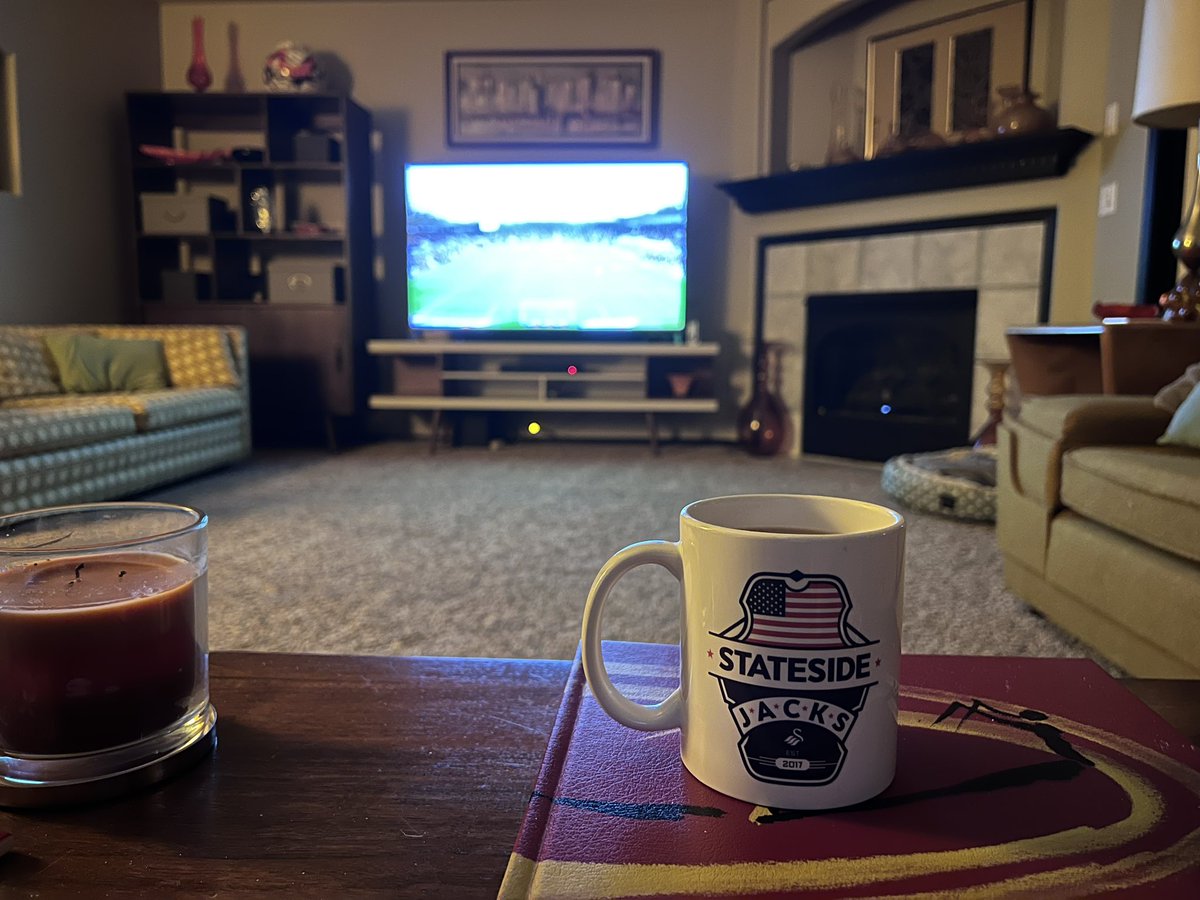 Birdd_Nerdd's tweet photo. 5:30 am kick off on the West Coast. Let’s go boys!!! @SwansOfficial Big match today. We need these 3 points!! #SwanseaCity #UpTheSwans #SouthWalesDerby 🦢 #StateSideJacks https://t.co/e0yRS2N3yA