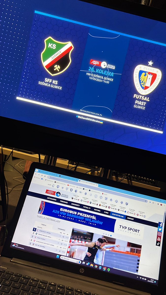bgruszka1's tweet photo. Rozpoczynamy 26 kolejkę spotkań w @FutsalEkstra! Zaczynamy derbami Gliwic, potem arcyciekawe starcie Legii Warszawa z @KsFutsalLeszno, a na sam koniec dzisiejszych zmagań Jagiellonia podejmie u siebie BSF ABJ Bochnię. To wszystko standardowo w @PilotWP_, serdecznie zapraszam! https://t.co/ReyCdNaukM