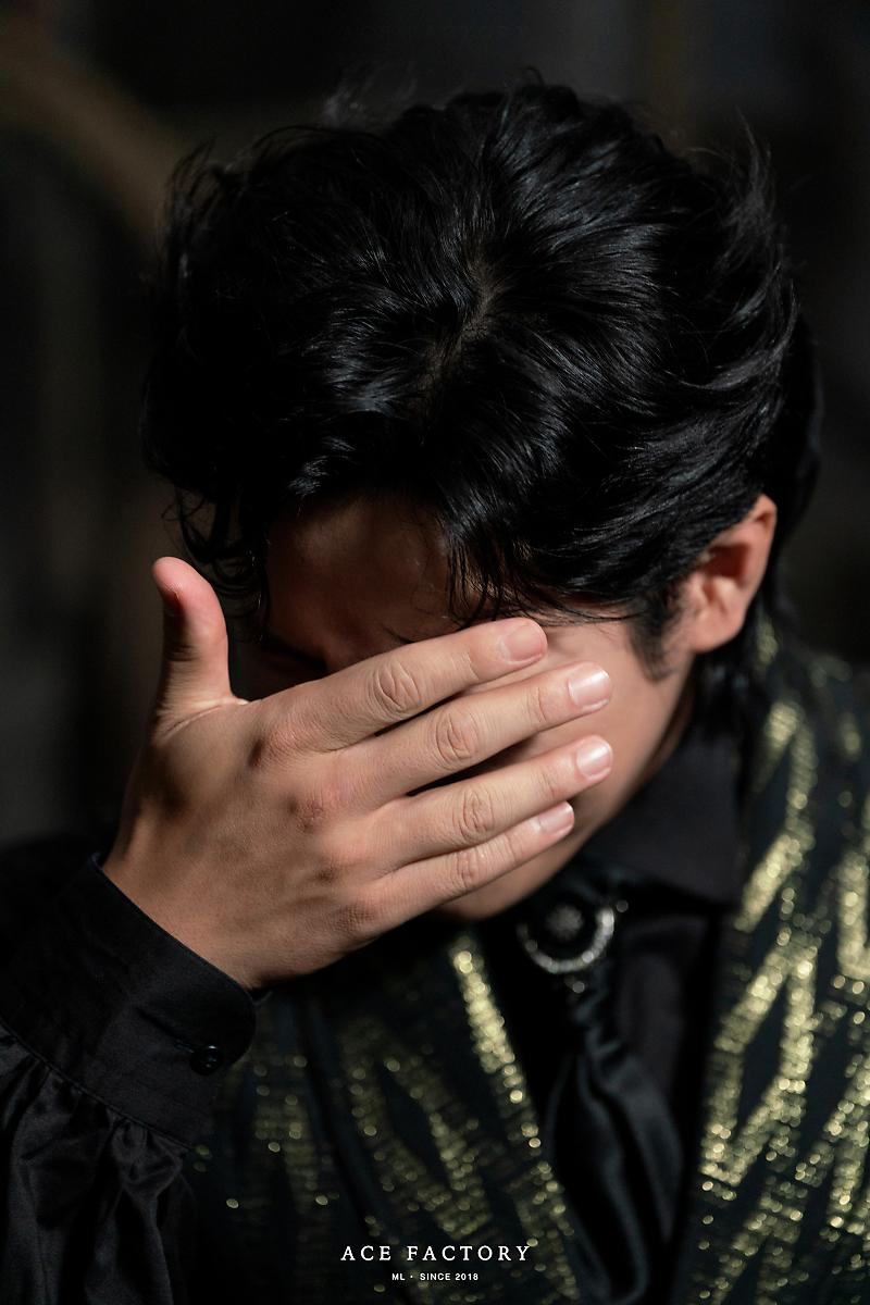 #트친소 안녕하세용 저는 해롱이로입덕한 이규형배우님팬입니다..
사담은좀있구용 소통하실 트친구해용..ㅠ