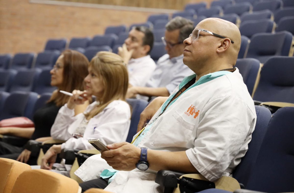 En un trabajo conjunto con @FiscaliaCol, realizamos la capacitación en código fucsia, dirigido al personal asistencial del servicio de urgencias, con el fin de brindar un apoyo integral a nuestros pacientes y sus familias #HGMSomosTodos