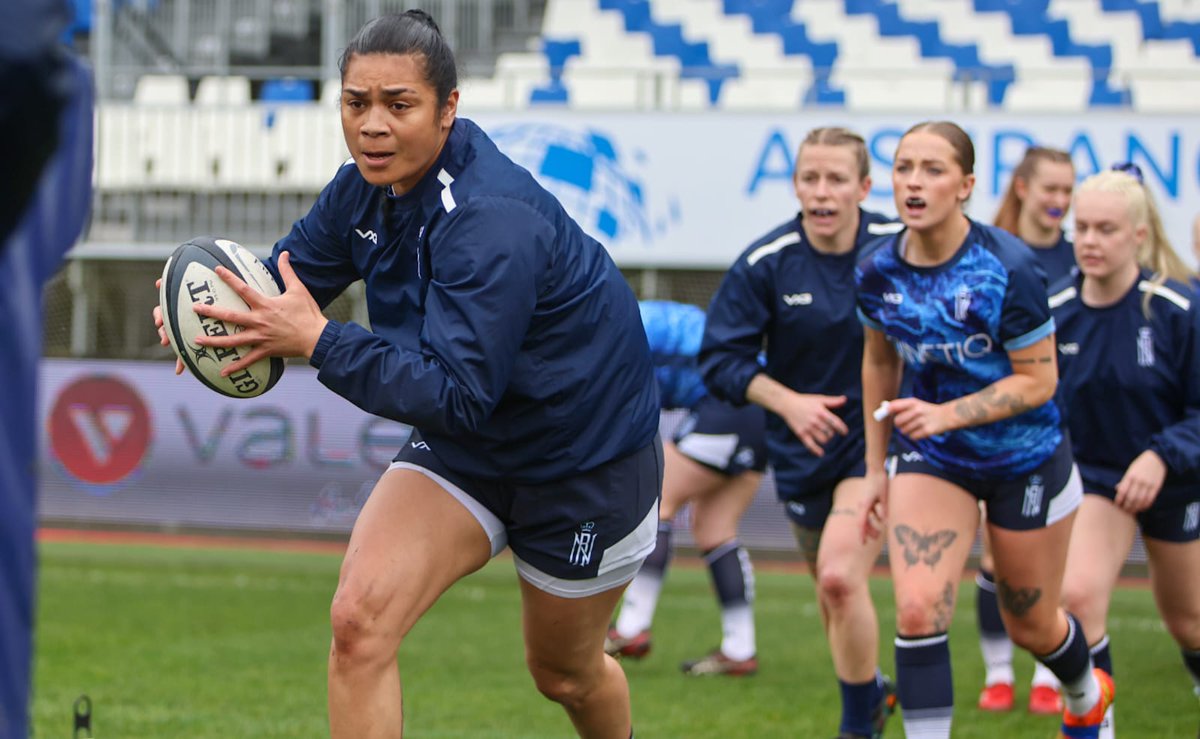 RNRugby's tweet photo. #NavyRugby Snr Women are looking alert as they put the final touches together.

The pitch is immaculate though hard promising a fast paced game vs. Marine nationale #Rugby

#GoNavy #NavyFit #Vannes 

📷 @JarradHphoto https://t.co/e4z2sT5dgB