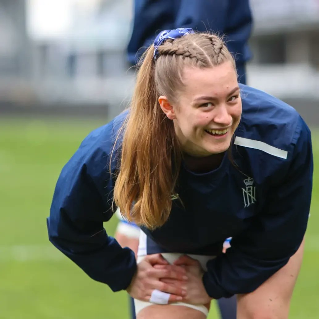 #NavyRugby Snr Women are looking alert as they put the final touches together. The pitch is immaculate though hard promising a fast paced game vs. Marine nationale #Rugby #GoNavy #NavyFit #Vannes 📷 @JarradHphoto