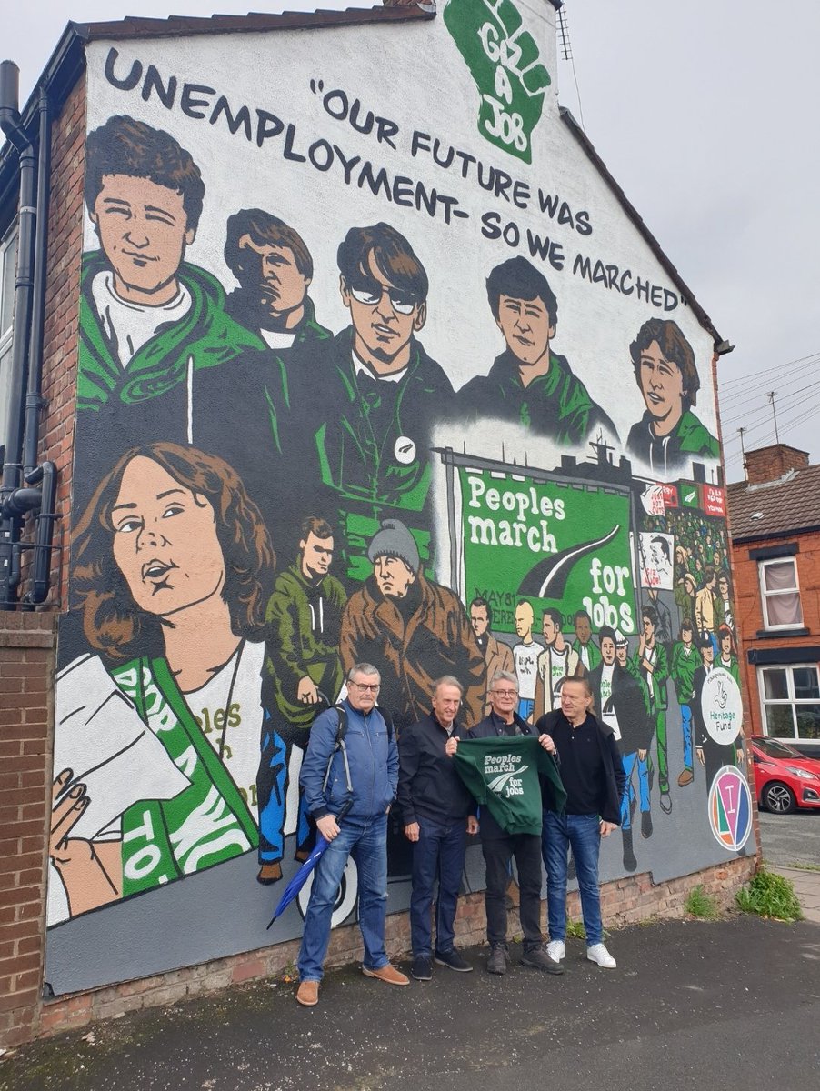 For those who aren't aware, the So We Marched exhibition took its name from a @KeithMullin quote. It also features on our Breeze Hill mural, designed by @peterotooleart & installed by @JohnCulshaw8. Here's a pic of Keith and some of his fellow Marchers in front of the artwork.