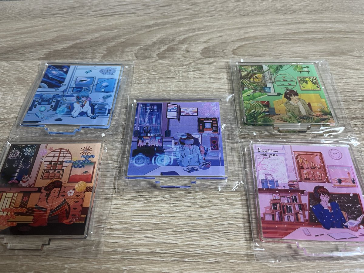 TOSHIBoo_m's tweet photo. #WithYouShop 当選品受け取りました✨
真ん中は初期のストーリー大会で私マスターロール貰ったやつかな😆✨ https://t.co/Mcl9ARQbWP
