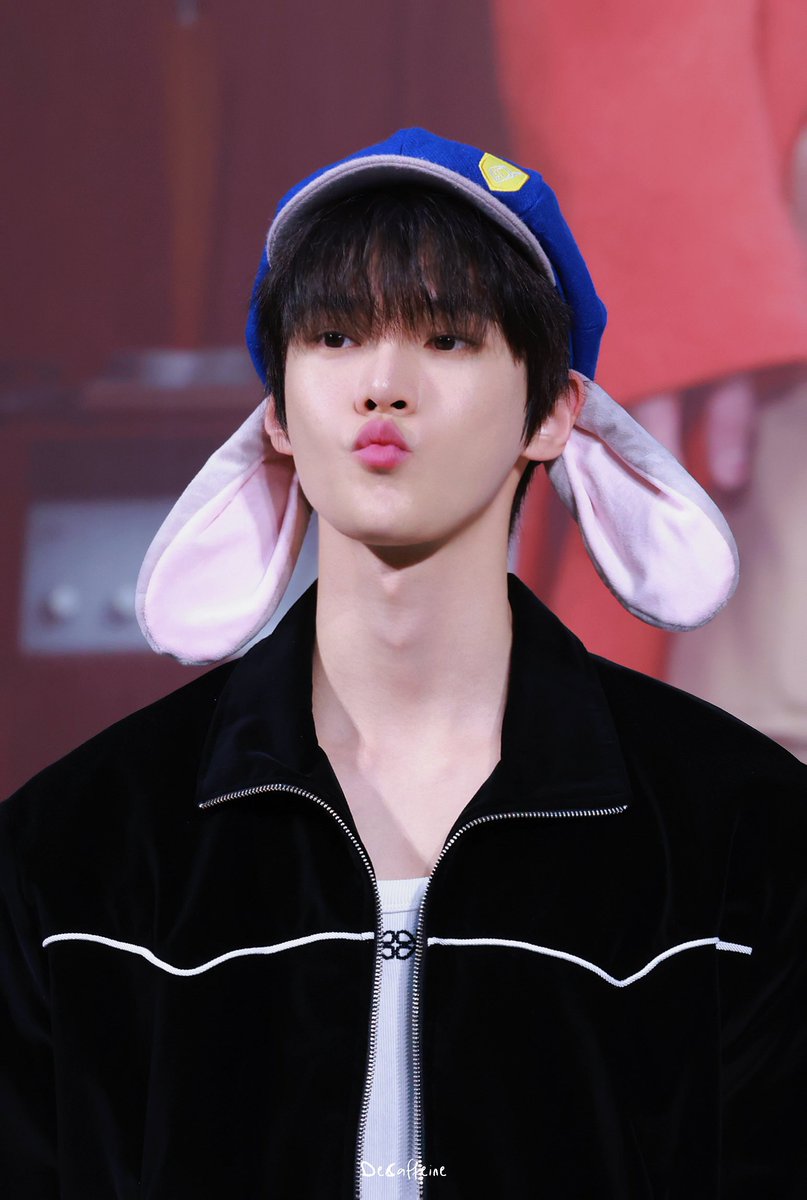 DeCaffeine_ tweet media