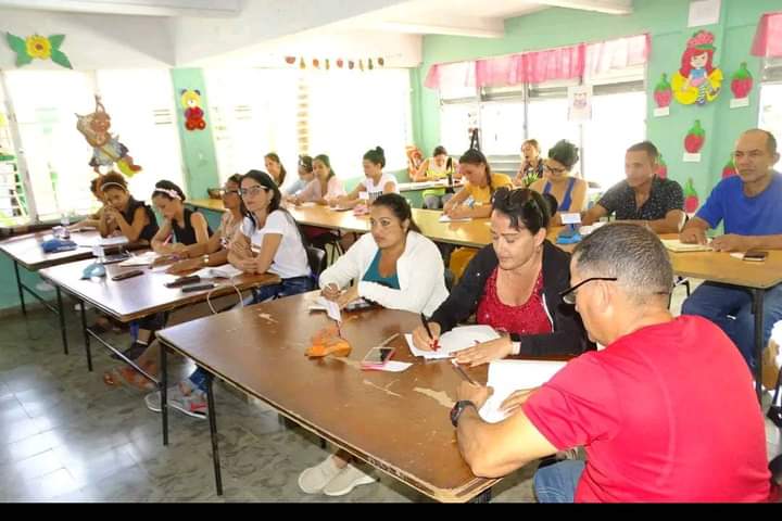 BueyInder's tweet photo. Bajo la conducción acertada y dinámica del profesor Frank  Fonseca Espinosa, dio inicio ayer al curso de Community Manager, auspiciado por la #ACCSGranma 
#Inderbueyarriba #ProvinciaGranma @yamila_teresa @YudelkisOrtizB @YariennisCosta https://t.co/jWeAqQrtfC