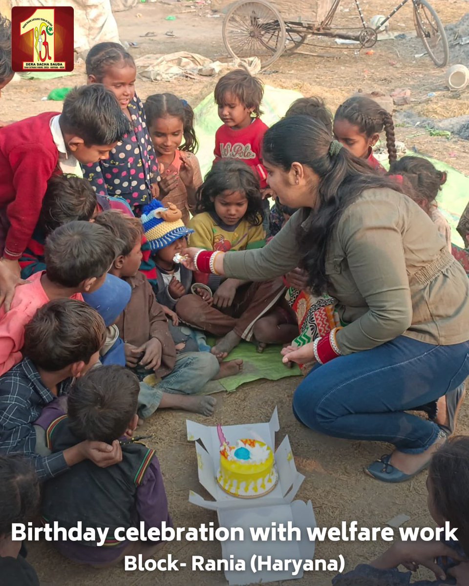 DSSNewsUpdates's tweet photo. Bringing smiles all around! 🎂
Dera Sacha Sauda volunteers celebrated a birthday not just with cake, but with a heart full of generosity, cutting it among needy kids and distributing food. A beautiful reminder that the best celebrations are those shared with others. #BirthdayKindness #FoodDistribution #DeraSachaSauda