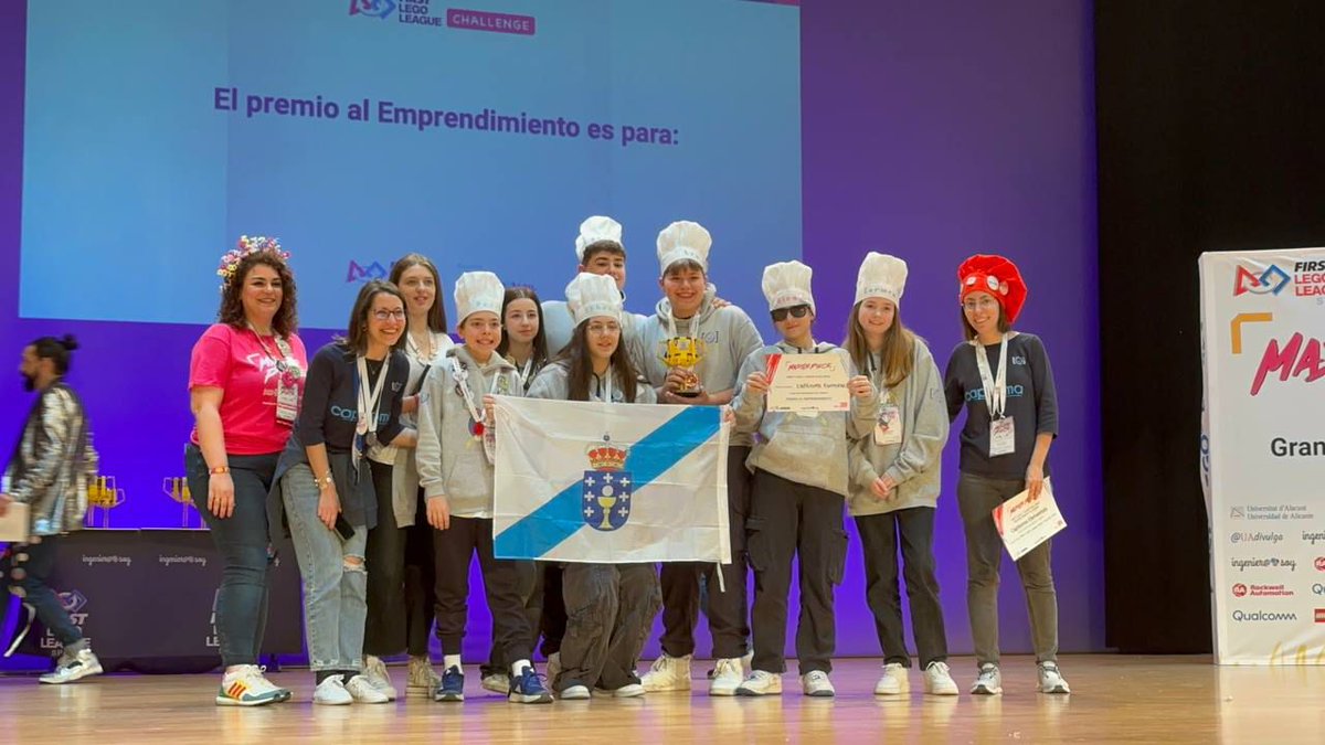 #MoreThanRobots 🤖🤖🤖 O equipo Elementals, da Academia Captioma de #Ourense, consegue o Premio ao Emprendemento na GRAN FINAL NACIONAL da FLL España que tivo lugar este sábado 16/MARZO no Paraninfo da Universidad de Alicante. Parabéns!!! <a href="/UDC_gal/">Universidade da Coruña</a> <a href="/FLL_Spain/">FIRST LEGO League SPAIN</a> <a href="/FLLGalicia/">FLL Galicia</a> <a href="/captioma/">Captioma - Divulgación y formación S.T.E.A.M.</a>