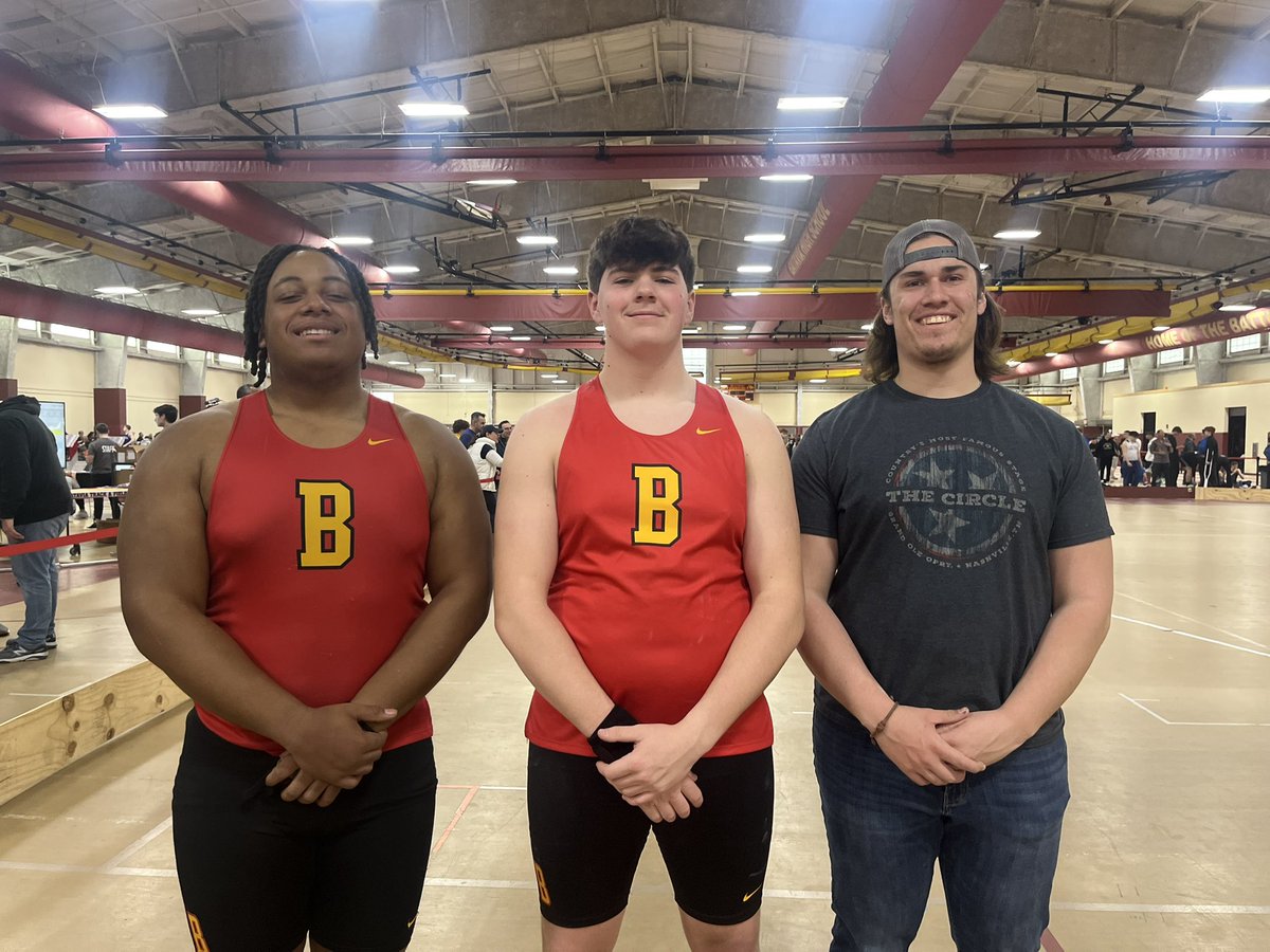 Thank you @prats_spencer for spending your spring break with us and helping the boys have a great conference meet. @MalachiSmith90 with a PR and 8th place finish. @GavinPecor with a massive PR beating his previous F/S indoor record with a new mark of 55-2.5. Big day for the dogs!