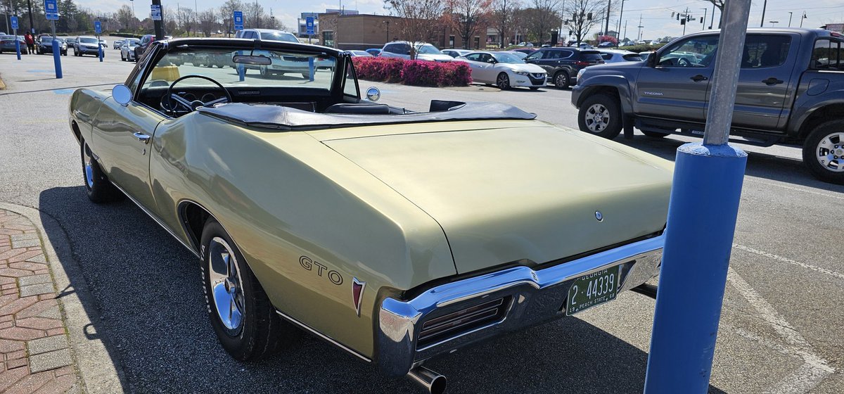 1968 GTO. One of my favorite cars! 😍

#gto #musclecar #classiccar #antiquecars #Georgia