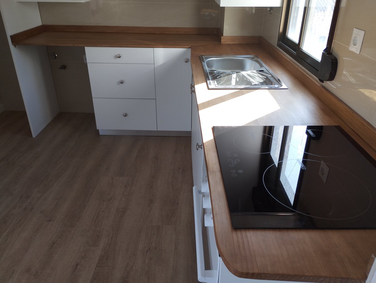 carpinteriatb's tweet photo. Transforma tu buhardilla con nuestra ayuda. Suelo de parquet, puertas correderas, cocina a medida. ¡Contáctanos! 💼✨ #RehabilitaciónDeBuhardillas #CarpinteríaDeMadera #TransformaciónDeEspacios

https://t.co/qIKKiGDADO https://t.co/43SJAnBslB