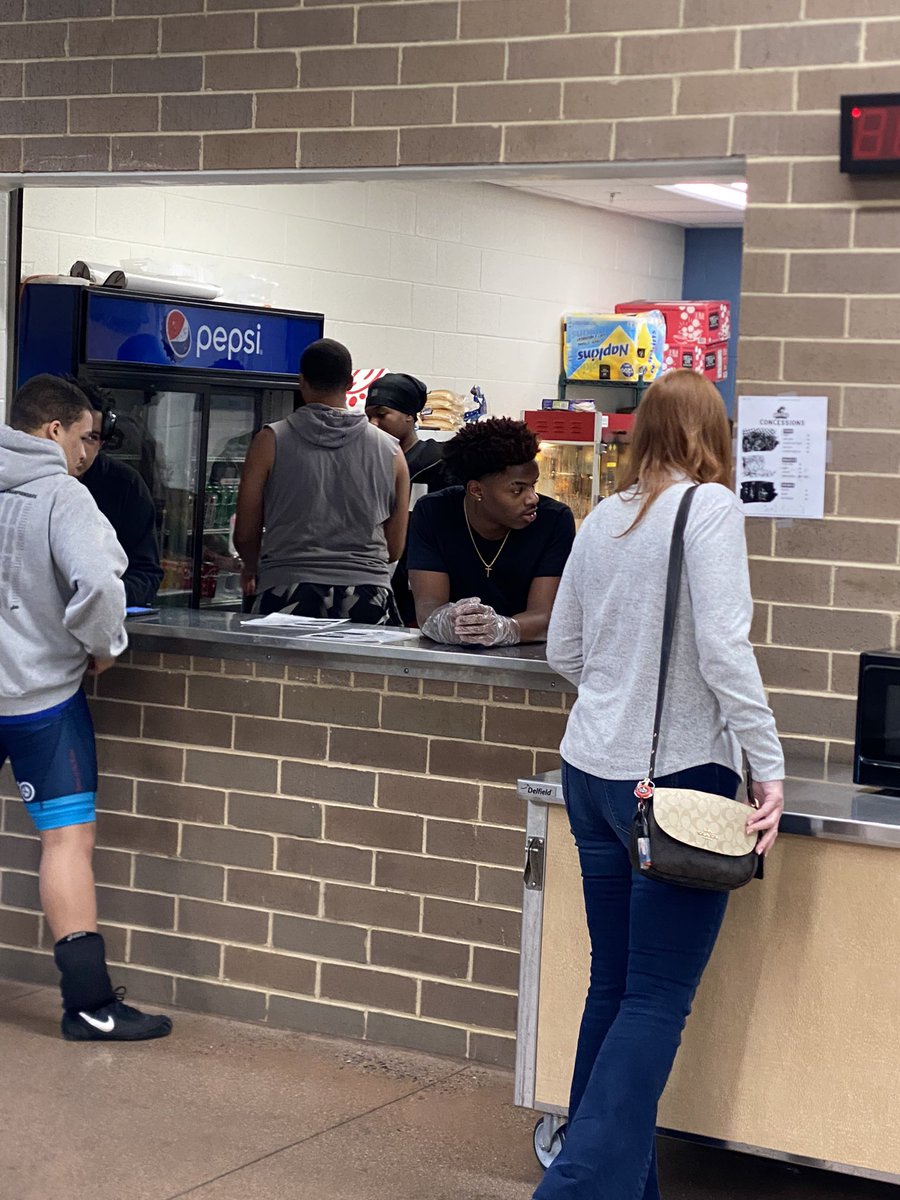 Thanks to all our guys that helped out at the concession stand today, also thanks to @William81423755 for the fundraising opportunity!