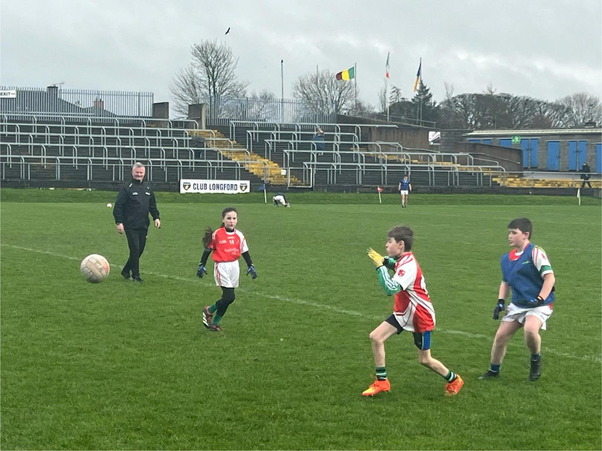 Well done to all the boys &amp; girls from #Aughnagarron #Bunlahy #Killeen who took part in our <a href="/CnamBLongfort/">Cumann na mBunscol Longfort</a> half time games 👏👏 <a href="/mrsibrady/">Aughnagarron</a> <a href="/cnambnaisiunta/">Cumann na mBunscol</a> <a href="/gaaleinster/">Leinster GAA</a> <a href="/AbbeyGAA/">Abbeylara GAA Club</a> <a href="/TheLaurelsM/">Mullinalaghta GAA</a> <a href="/GranardGAA/">Granard GFC</a> <a href="/colmcillegfc/">Colmcille GFC</a> <a href="/GAABallymore/">Ballymore GAA</a>