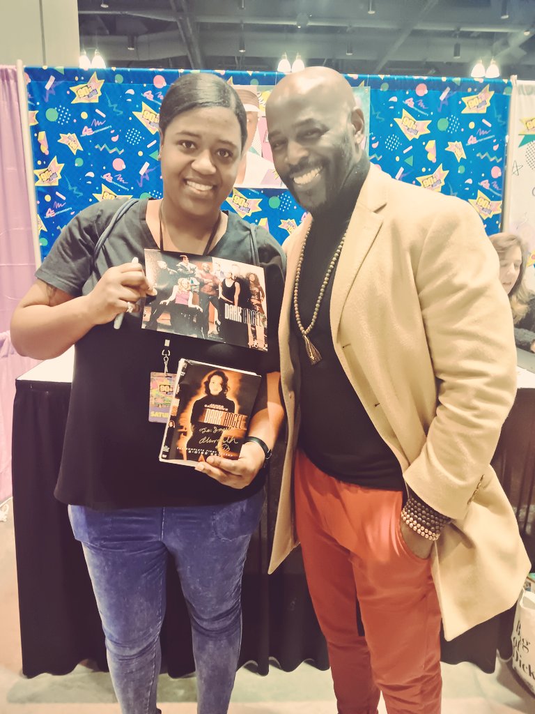 Me & @AlimiBallard at 90s Con. Most know him from Sabrina the Teenage Witch, but he was also in a show called Dark Angel, which was one of my faves! 🖤🎉