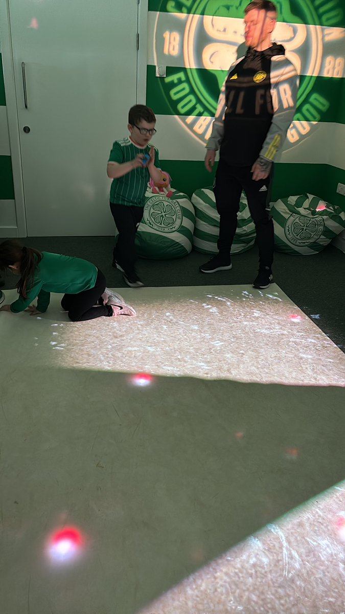 MorrisBonar's tweet photo. Massive thanks to @CelticFC and @FoundationCFC  for inviting me and Brodie along to the sensory room for the game today he love it 💚☘️#celtic https://t.co/iDwH2jSl7o