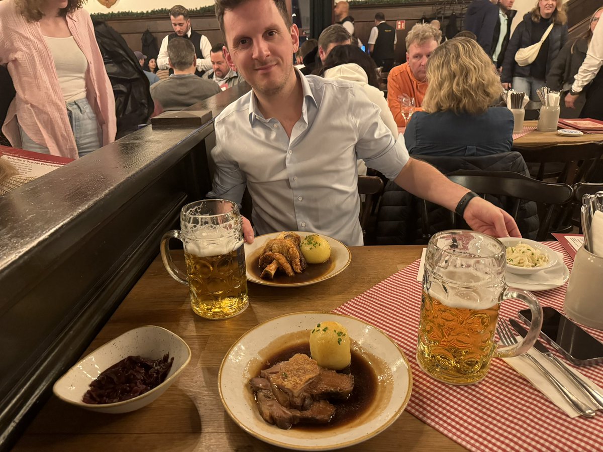 KardiologieHH's tweet photo. @twj1974 @AGIKinterv @StadtMuenchen @GhanemAlexander @TSchneiderMD @kaschenke @MatthiesenTimm @doc_ecmo @MarcVorpahl You are 98% right…
…but:
This is liquid #renalprotection and comes with the @AGIKinterv healthy nutrition menu made in #Bavaria ⬇️ https://t.co/buF2VCwdAv