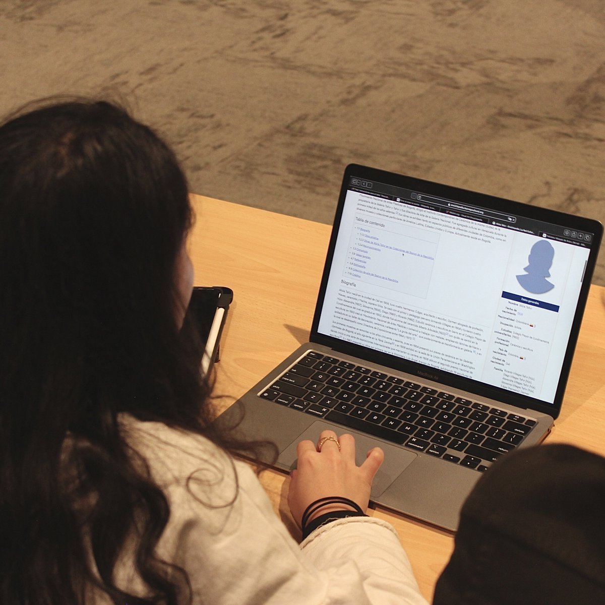 wikimediaco's tweet photo. 👩💻📷Les compartimos un poco del #Laboratorio Descubridor de #Mujeres artistas en el #arte colombiano organizado por @Banrepcultural.
🎉Dentro de muy poco tendremos nuevos contenido en @eswikipedia. #MariaBuenaventura #MariaVieco
#LibiaPosada #GrabrielaPinilla #JuliethMorales https://t.co/caQiIW3SCu