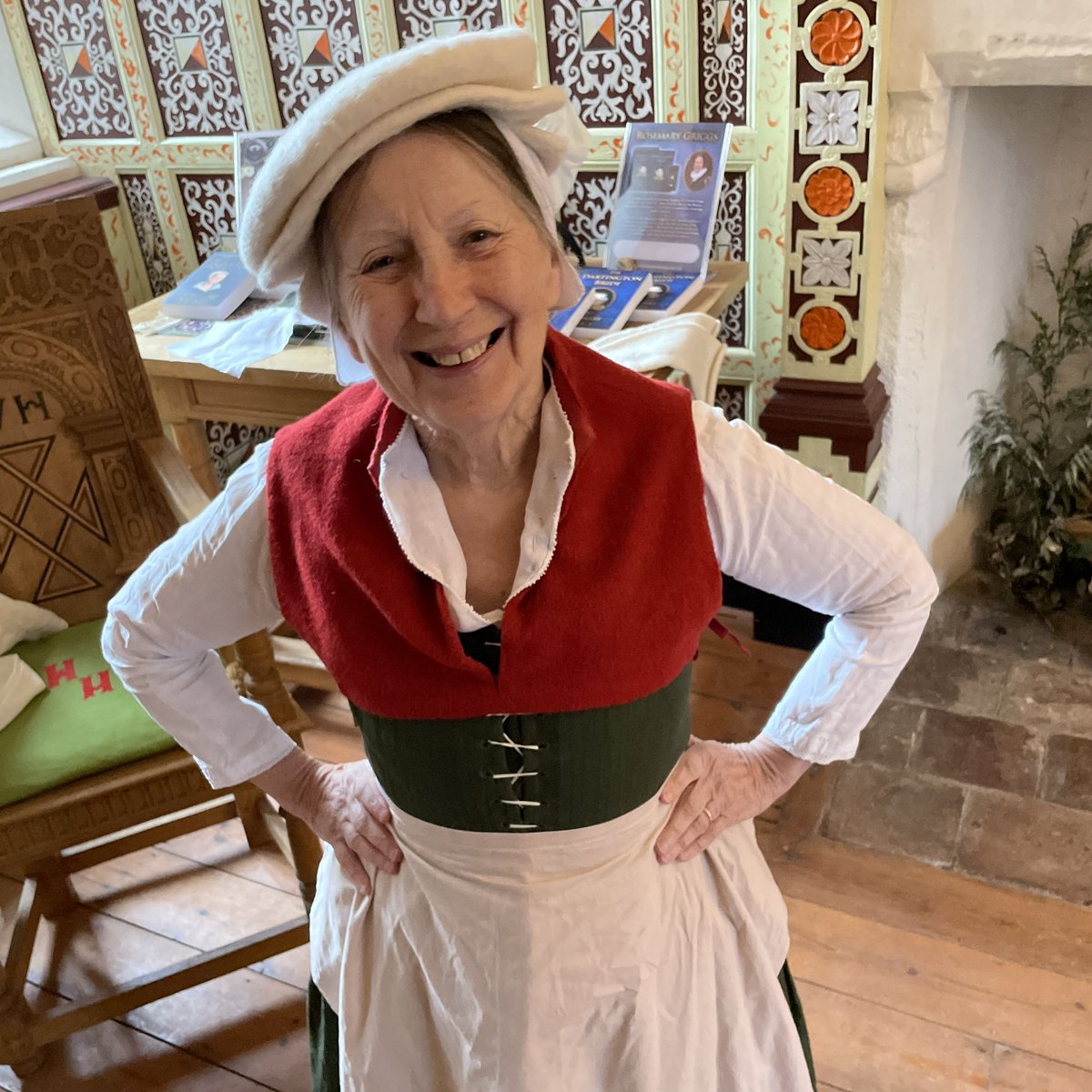 RAGriggsauthor's tweet image. Medieval fun at St Nicholas Priory, Exeter  @nixpriory today. 

#exeter #historyinterpreter