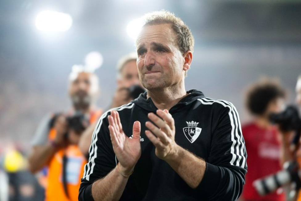 Me quito el sombrero ante Arrasate en rueda de prensa: "El ruido mediático contra Vinicius lo generais la prensa y gente ajena a fútbol, es un extraordinario jugador y no hemos podido frenarlo en ningún momento, ha sido un dolor de muelas". Enorme el entrenador de Osasuna. Señor.