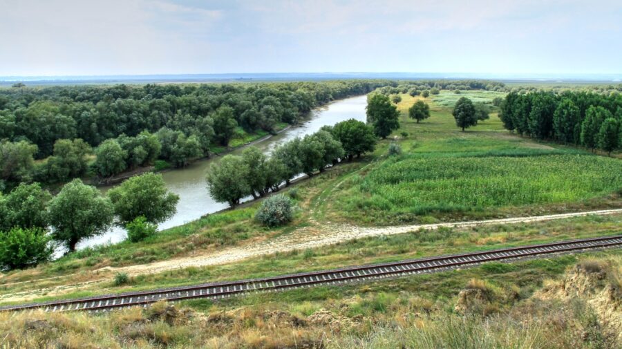 CrisCiobanu1's tweet photo. Moldova și România vor cooperarea, pentru protecția Prutului și Dunării. Astfel, autoritățile își propun să asigure securitatea ecologică și utilizarea durabilă a apei din celor două râuri. https://t.co/YMGhLA642a
#ape #dunăre #Prut #cooperare #Moldova #Romania https://t.co/ArtbNWXLNn