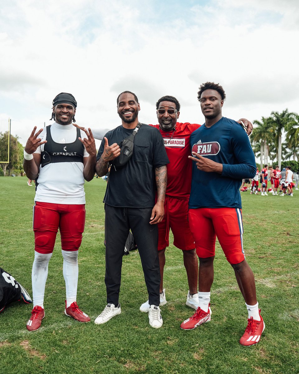 Welcome to Paradise, @BraxtonMiller5 🏝️ #TriCountyTakeover #WinningInParadise