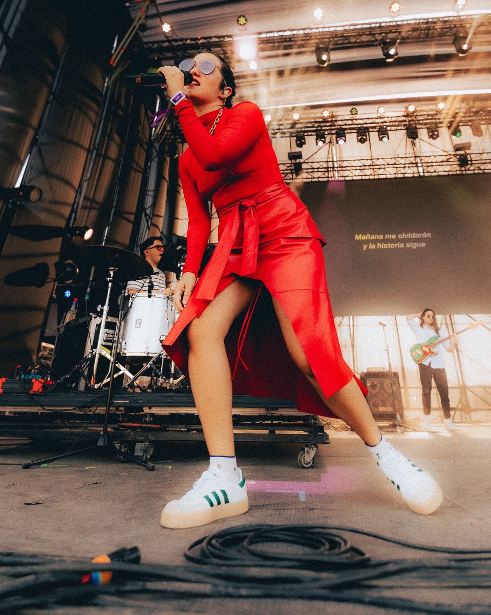 ¡Qué show tan increíble fue @lollapaloozacl! Gracias por hacer este show tan especial, Chile 💙 📷 @lollapaloozacl