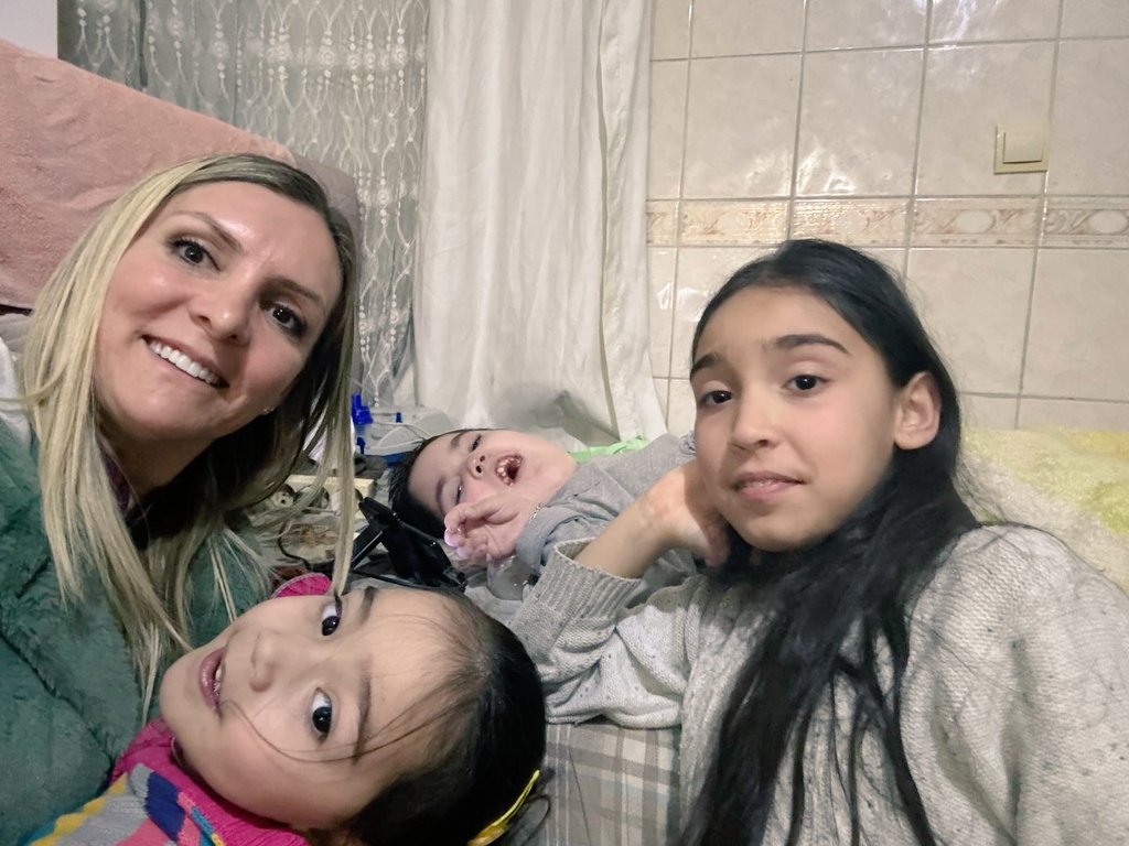 ipekyoluakkdn's tweet image. 📍HALİLAĞA MAHALLESİ 

Kadın Kolları Başkanımız @SuzanTrkoglu65 Kadın Kolları Başkan Yardımcılarımız ile; #Halilağa mahallesinde #ULAR ailesini ziyaret ederek  hasbihalde bulundular.

#GerçekBelediyecilik için #İpekyolu AK Kadınlar sahalarda.

@aysekesir