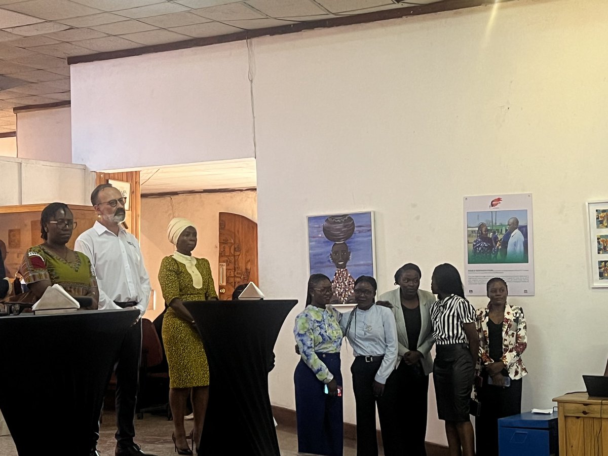 The @zambiafree and @bbcmediaaction yesterday successfully showcased works of 9 female journos trained over a period of 9 months in IJ, fact checking, interviewing skills, etc via the Moto project, with support from Swedish International Development Agency @SwedeninZM