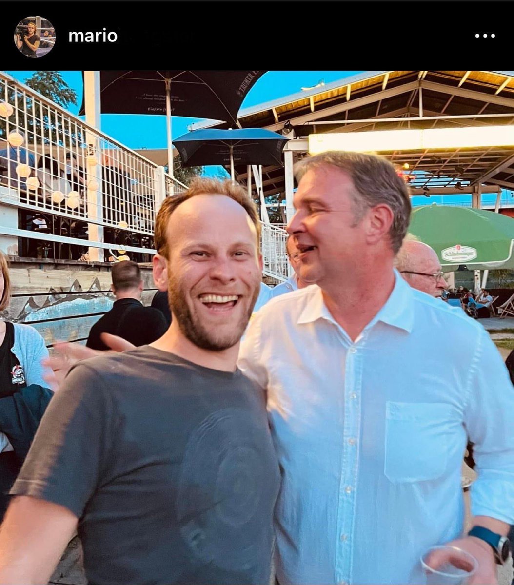 DominikNepp's tweet photo. Der @puls24news Kameramann, der unsere Veranstaltung in Favoriten sabotiert hat, outet sich in den sozialen Netzwerken als Fanboy der Grünen, Busenfreund von Babler und Asylaktivist. Wo bleibt da die journalistische Objektivität? Von solchen Mitarbeitern muss man sich nicht nur distanzieren, sondern auch trennen um journalistische Glaubwürdigkeit zu wahren. 

@AndiBabler 
Quelle: Instagram