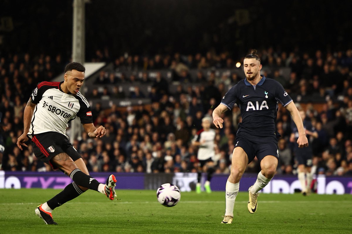 Premier League tweet media