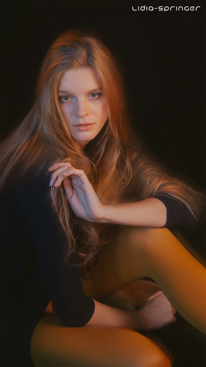 LidiaSpringer's tweet image. My first portrait session, 13 years ago. Can't even recall the model! 😄 Refreshed with a new filter. ✨ #Throwback #Photography