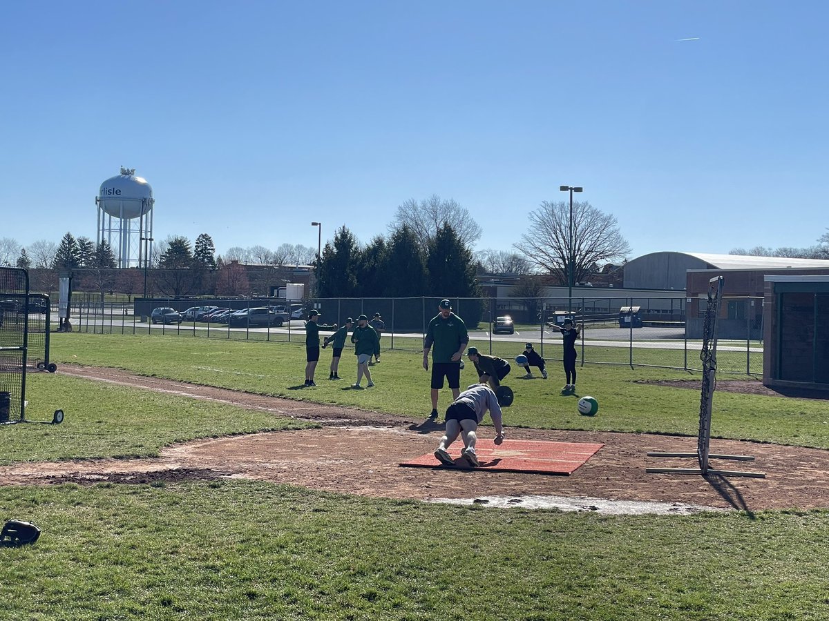 CoachKelley_7's tweet photo. Team is getting better and taking care of their bodies. #TEAM #HERDPRIDE https://t.co/jghlWXH2Zz