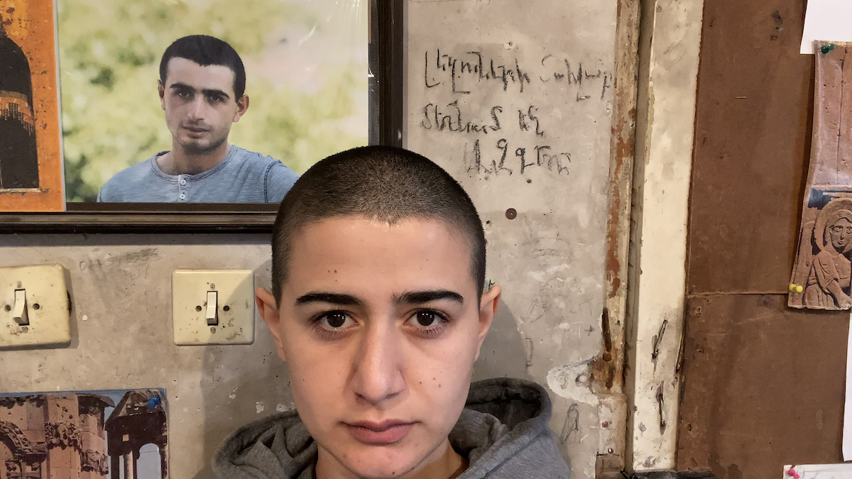 reverse_shot's tweet photo. Shoghakat Vardanyan searches for her younger brother, who disappeared seven days after a war re-commenced between Armenia and Azerbaijan, in her startling and moving film 1489. 
Emma Ward reviews. Playing today @MovingImageNYC #FirstLook2024:
https://t.co/yIlOC0ZnFs https://t.co/MGBJguUfTE