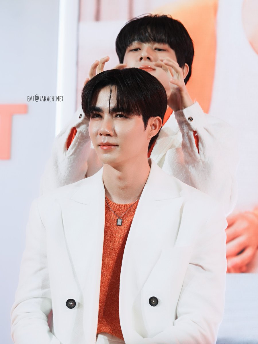 takachinex's tweet photo. P'Zeeeeeee😂😂😂😂✨✨
5555555
555666555555🤣🤣
やめいてwww
#ZeeNuNew
#ทรีตเมนต์อันดับ1XZeeNunew https://t.co/xSrXP4GdC3