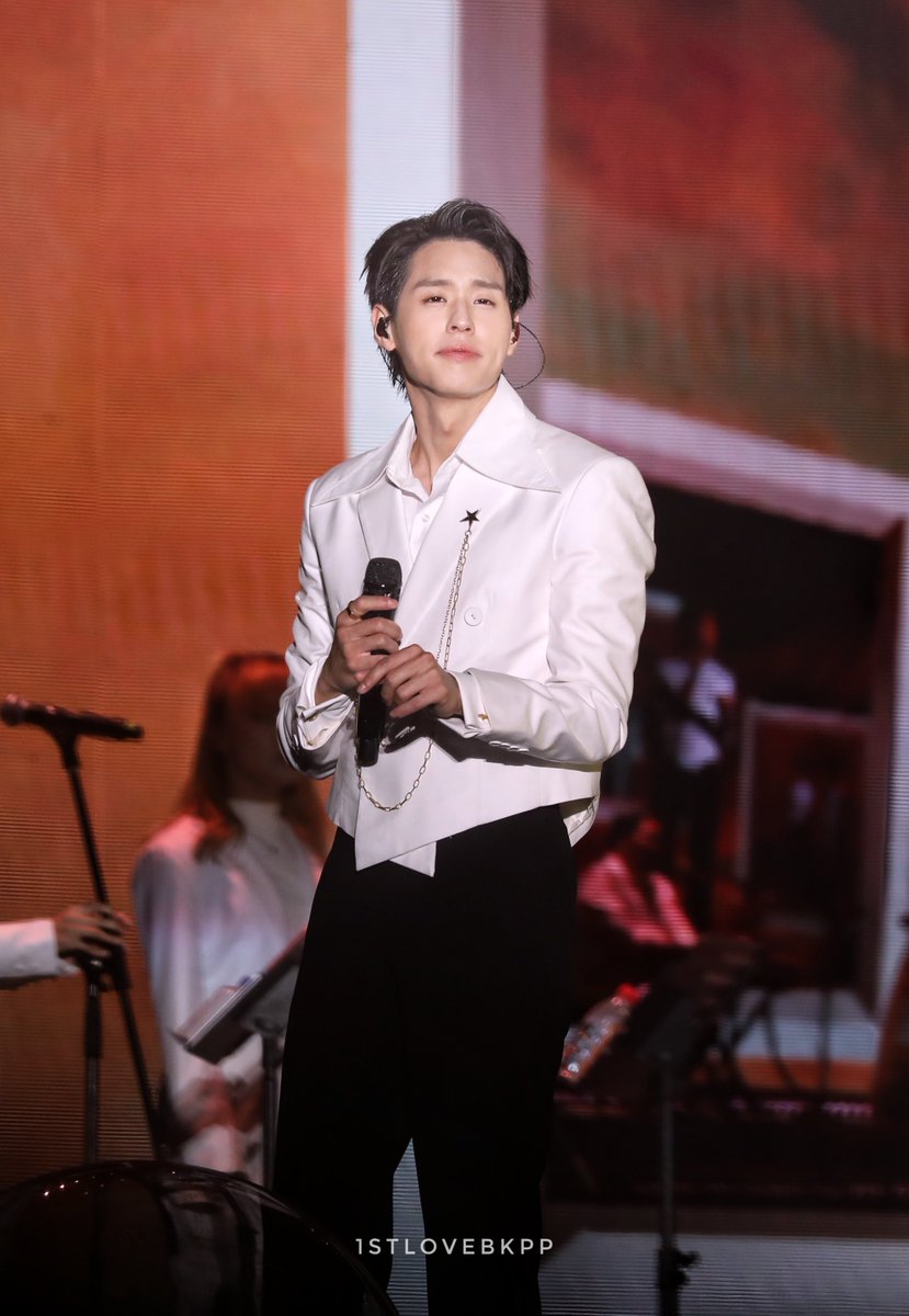 1stloveyunjae's tweet photo. หล่อเกินคุณน้า #BillkinTempoTour2024Fuzhou https://t.co/IMO8ex0265