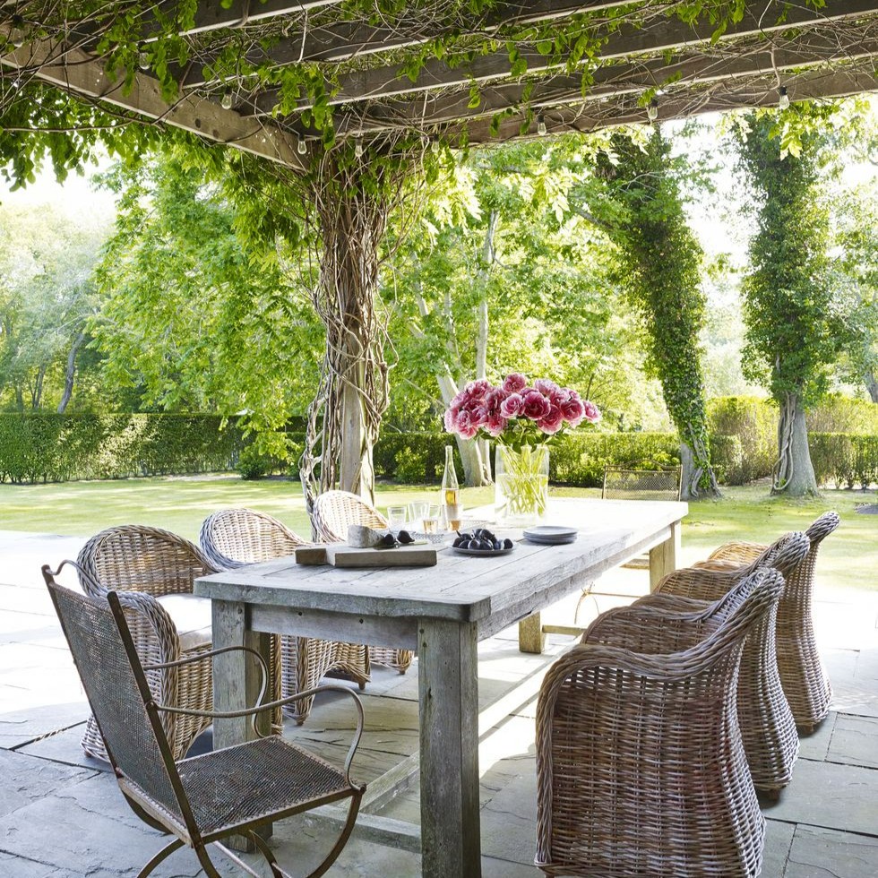 If you are ready to up your gardening game, here are some gorgeous garden trellis ideas from @elledecor bit.ly/3nOJkQx