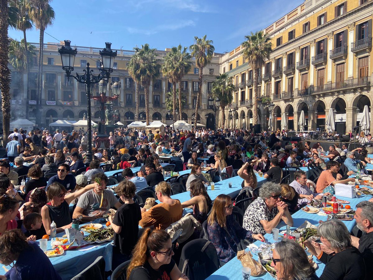 La Negreta - Espai Social del Gòtic #SomBarri tweet media