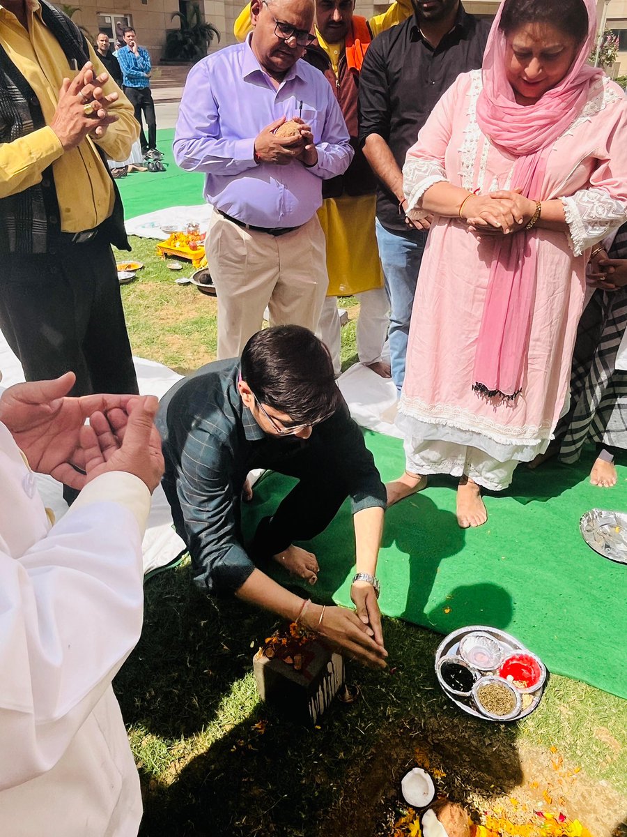 #BhumiPujan ceremony, marking the beginning of a journey toward compassion and care. Thanks to the generous CSR from @ntpclimited. #AIIMS will soon unveil a #PatientWaitingHall, a sanctuary for hope and healing. This initiative will greatly benefit patients and their families.