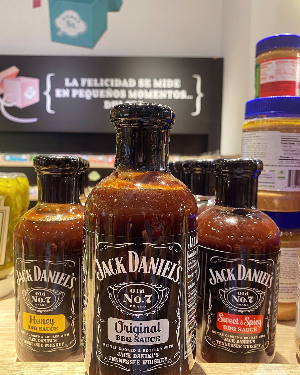 Si te gustas las hamburguesas, aquí os traemos esta salsa @jackdaniels_es , la tradicional , la que está mezclada con algo de miel y la picante. Un sabor único que puedes encontrar en @intuxanadu en <a href="/bigboxstreet/">Big Box Street</a> .