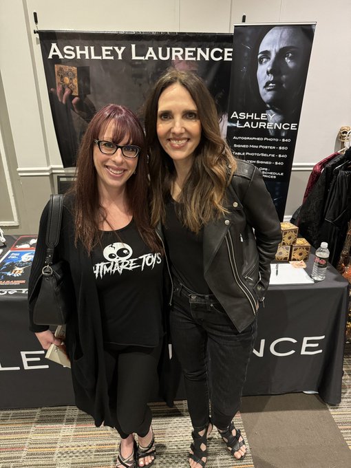Got to meet Ashley Laurence last night at Days of the Dead! She was so sweet and she&rsquo;s absolutely stunning<a href="/tag/lasvegas"class="tags"><span>#lasvegas</span></a><a href="/tag/hellraiser"class="tags"><span>#hellraiser</span></a><a href="/tag/daysofthedead"class="tags"><span>#daysofthedead</span></a><a href="/tag/kirsty"class="tags"><span>#kirsty</span></a>