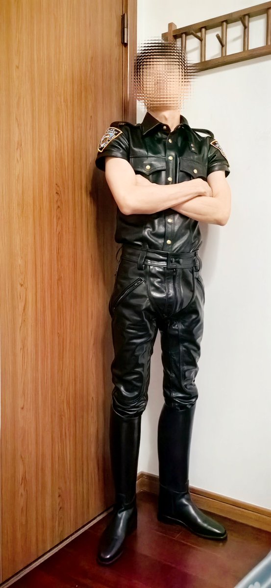 醉步革履 tweet media
