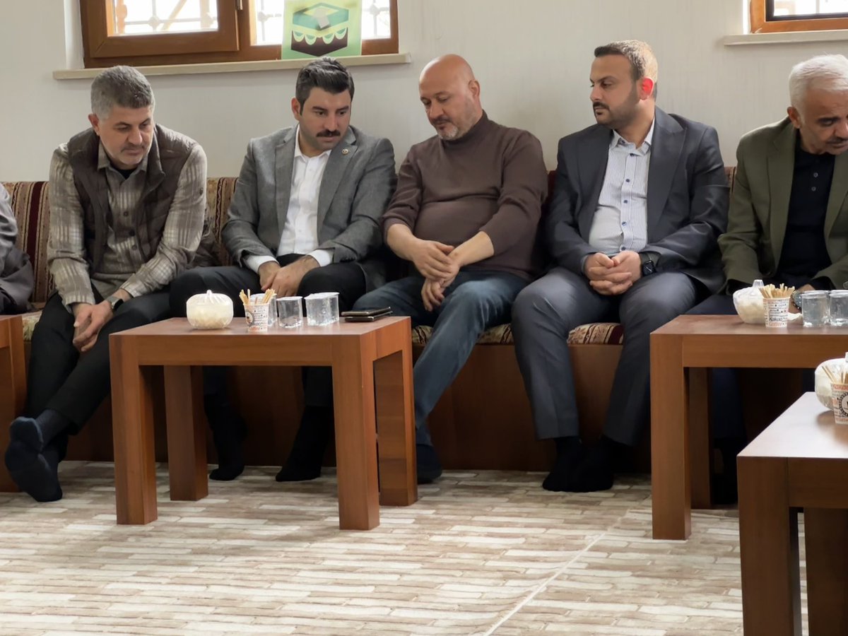 ibrahimeyyupogl's tweet photo. 📍 Adıyaman
Haliliye İlçe Başkanımız Mustafa Bağmancı ile birlikte;
Geçtiğimiz günlerde annesini kaybeden Adıyaman Milletvekilimiz Resul Kurt’u ziyaret edip başsağlığı dileklerimizi ilettik.
#Merhumeye Allah’tan rahmet ailesine sabır ve başsağlığı diliyorum.
@resulkurt34 @mbagmanci63