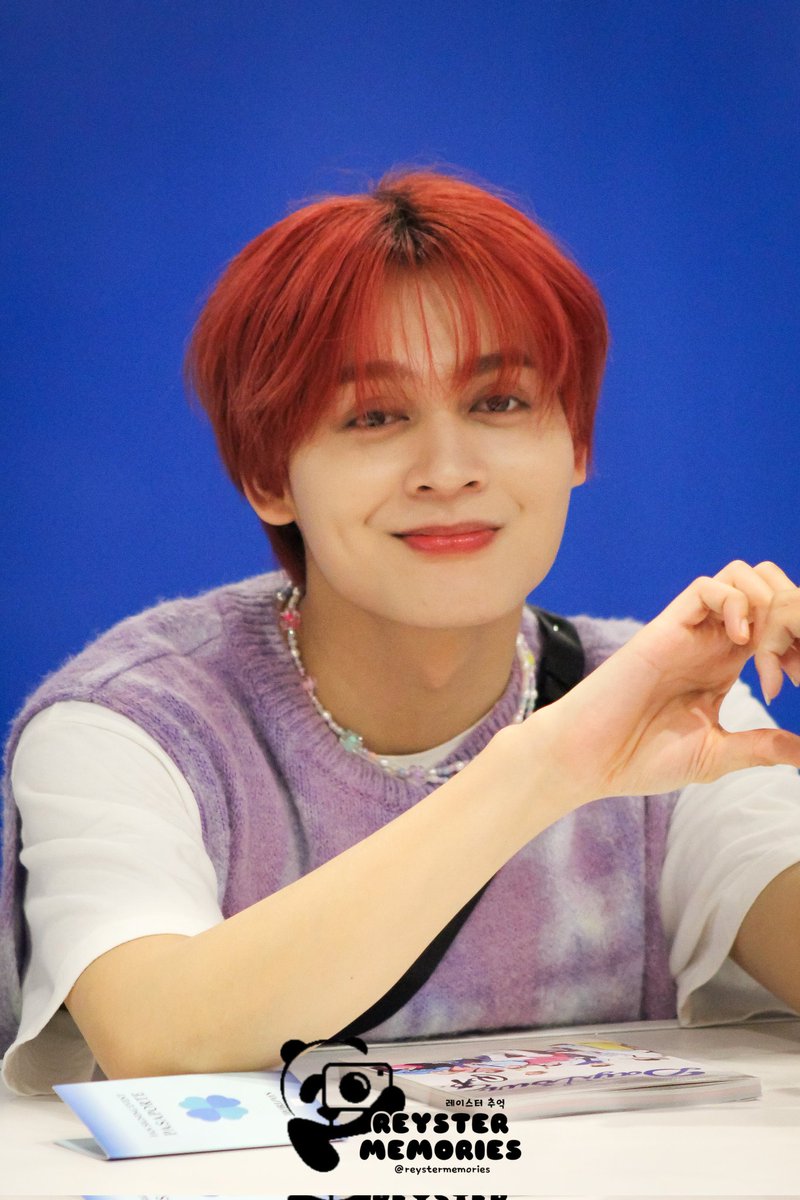 aeriiidust's tweet photo. his smile can heal broken hearts https://t.co/uL6daiLKz7