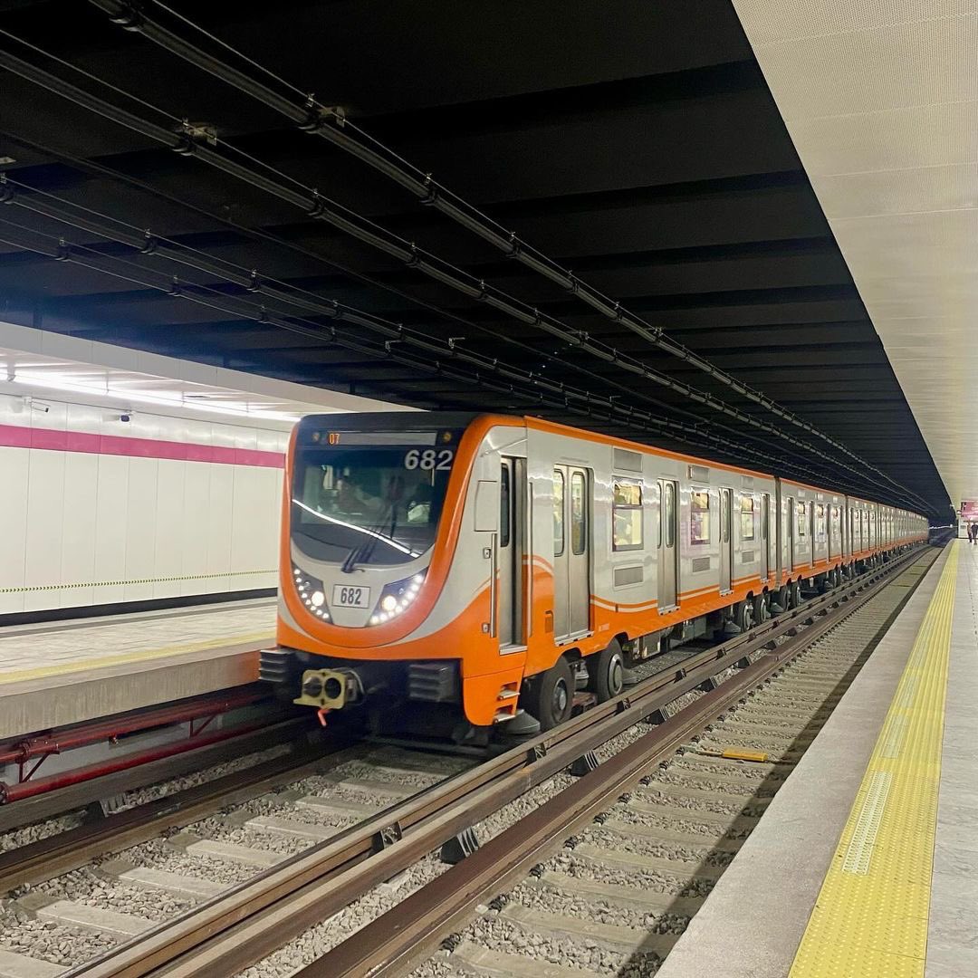 Metronautas_'s tweet photo. Llegando a la estación | #metronautas #metrocdmx #metrodf #metrochilango #stcmxphoto #metropolismx #mexicodf #mexicourbano #paisajeurbano #urbanlife #paisajedf #photography #people #image #bild #εικόνα #urbancdmx #cdmx_oficial #yosoycdmx #soycdmx #paisajecdmx

📸 @gcluis2070 https://t.co/lv3Lw7Bnbo