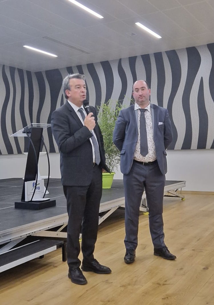 OSalleron's tweet photo. Formidable AG de la FFB Lozère à #Mende (48) Salle pleine ! 🙏Accueil exceptionnel du Pdt Sébastien Mourgues, de ses adhérents et collaborateurs ! Échanges toujours précis et efficaces avec M le Député @morelalhuissier en présence de M le @Prefet_48 Philippe Castanet. #Logement https://t.co/pNbhtYmqjE