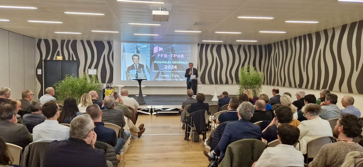 OSalleron's tweet photo. Formidable AG de la FFB Lozère à #Mende (48) Salle pleine ! 🙏Accueil exceptionnel du Pdt Sébastien Mourgues, de ses adhérents et collaborateurs ! Échanges toujours précis et efficaces avec M le Député @morelalhuissier en présence de M le @Prefet_48 Philippe Castanet. #Logement https://t.co/pNbhtYmqjE