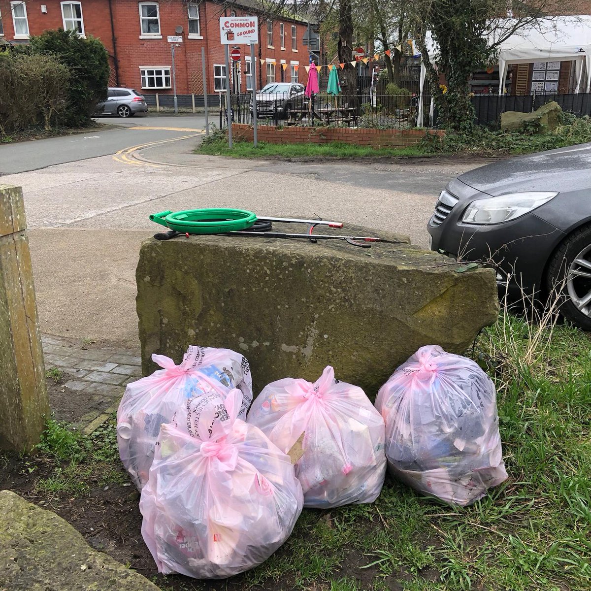 4 bags of rubbish collected locally this morning. #GBSpringClean #mcrspringclean24 #lovewhereyoulive @KeepBritainTidy @MCCWythenshawe